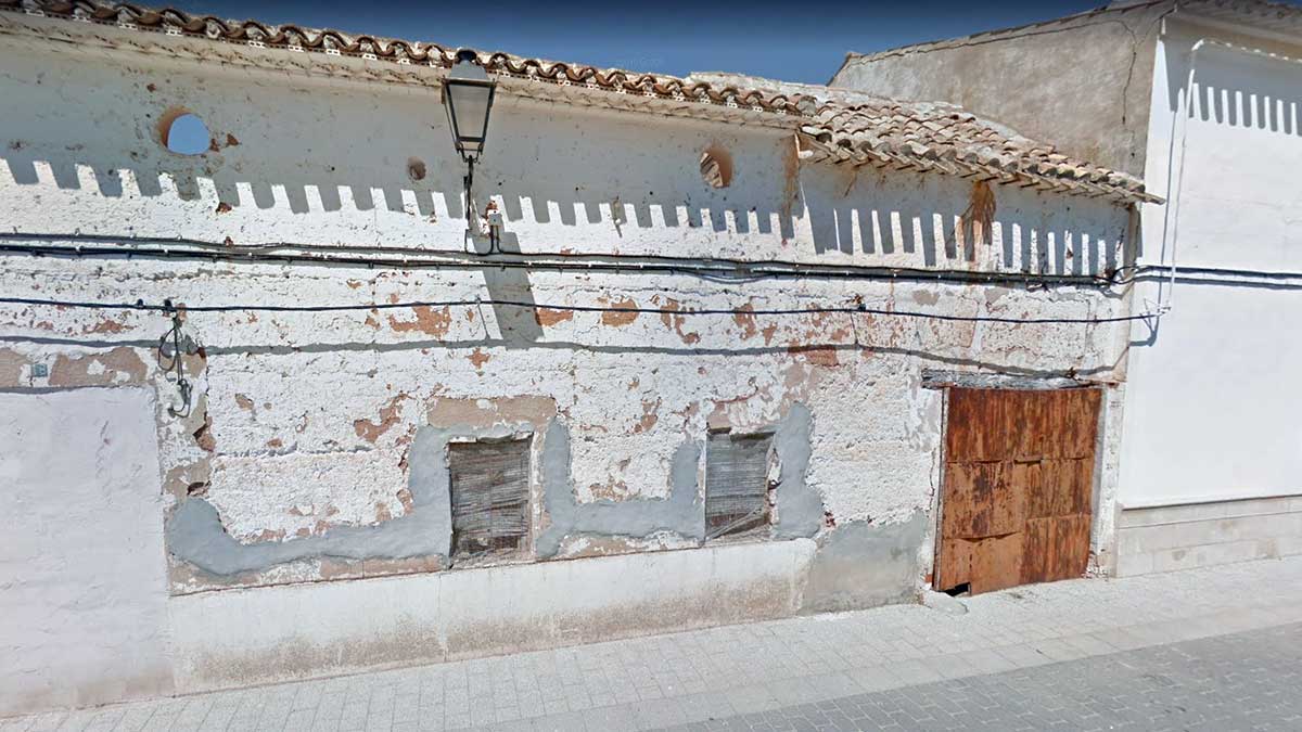 ¿Puedo entrar a vivir a una casa abandonada temporalmente para adquirirla después?