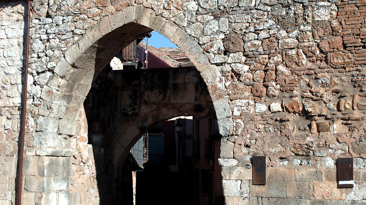 Arco medieval de Ayllón