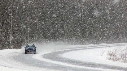 Qué hacer si te quedas atrapado en el coche durante una nevada