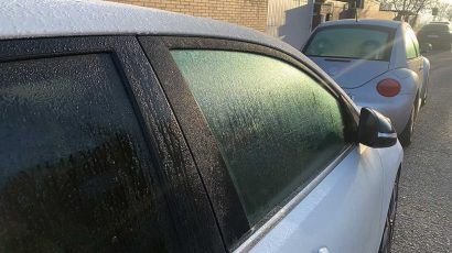 trucos para quitar el hielo del coche sin romper el cristal