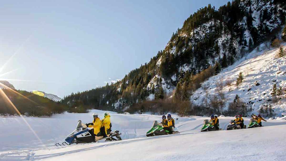 Paseo en moto de nieve
