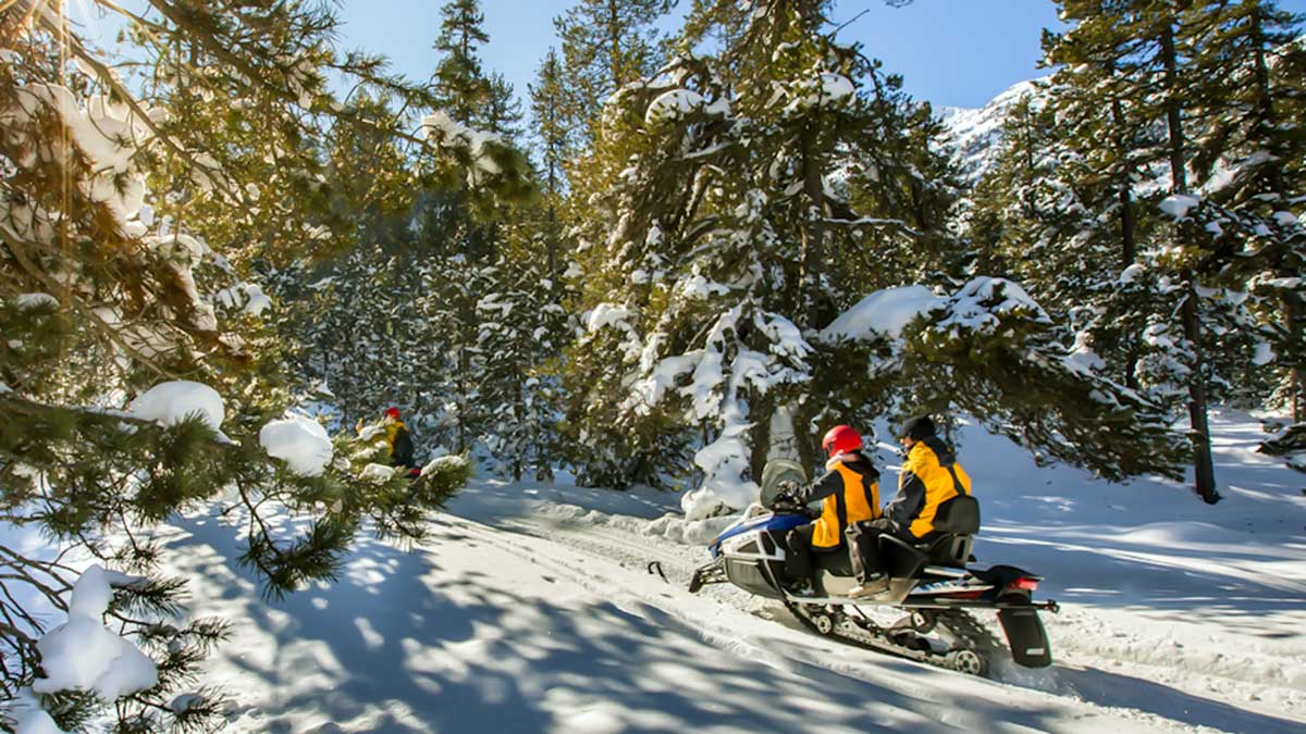 Ruta en moto de nieve en el Valle de Arán