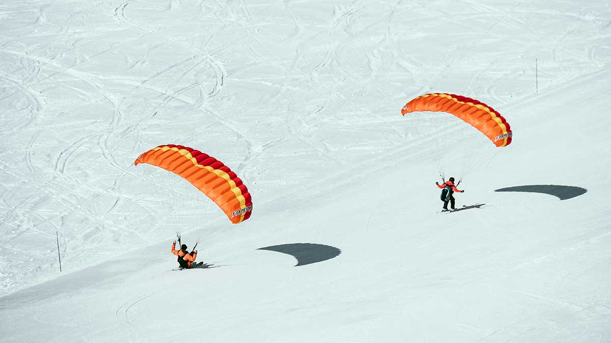 Esquiar en parapente