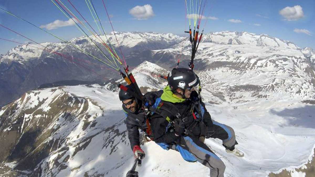 Hacer parapente en la nieve