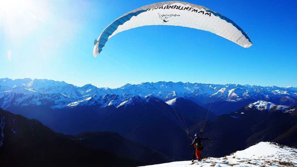 Parapente en la nieve