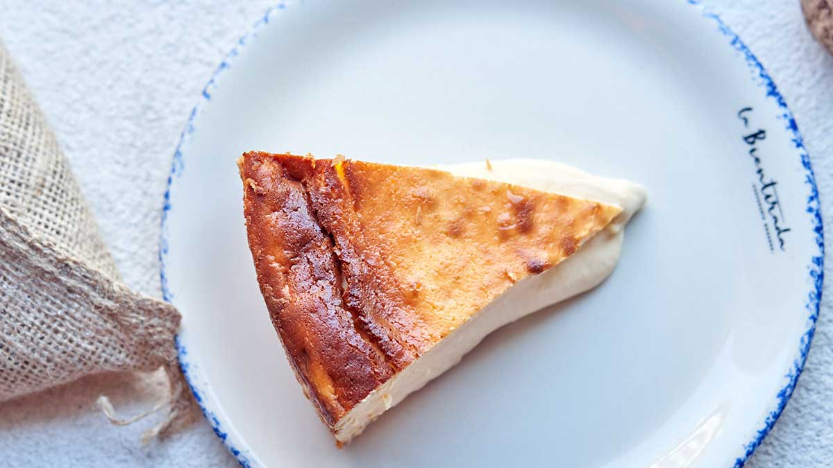 Porción de tarta de queso