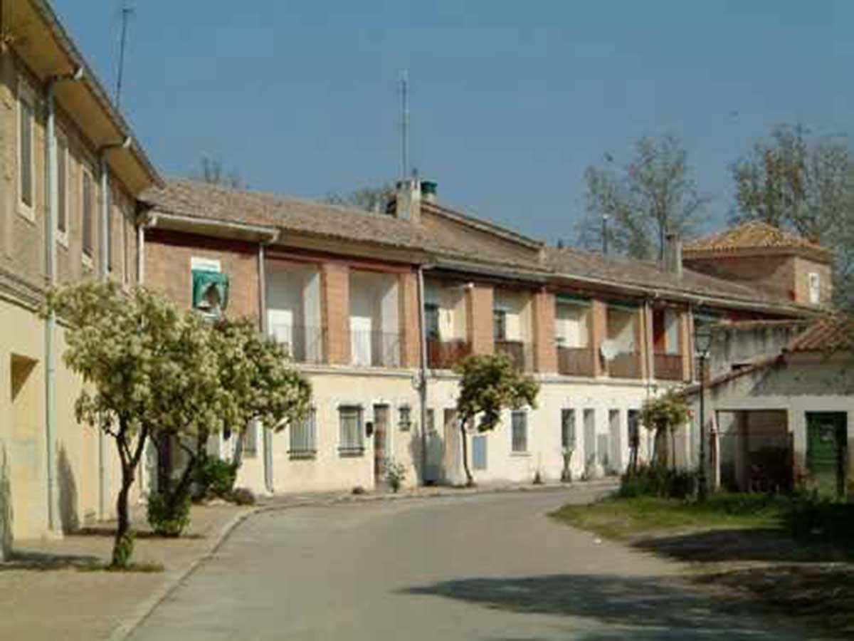 Edificio cortijo de san isidro