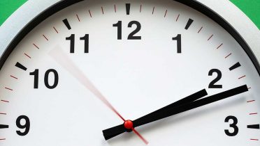 Cambio de hora verano 2023: ¿Hay que atrasar o adelantar la hora?