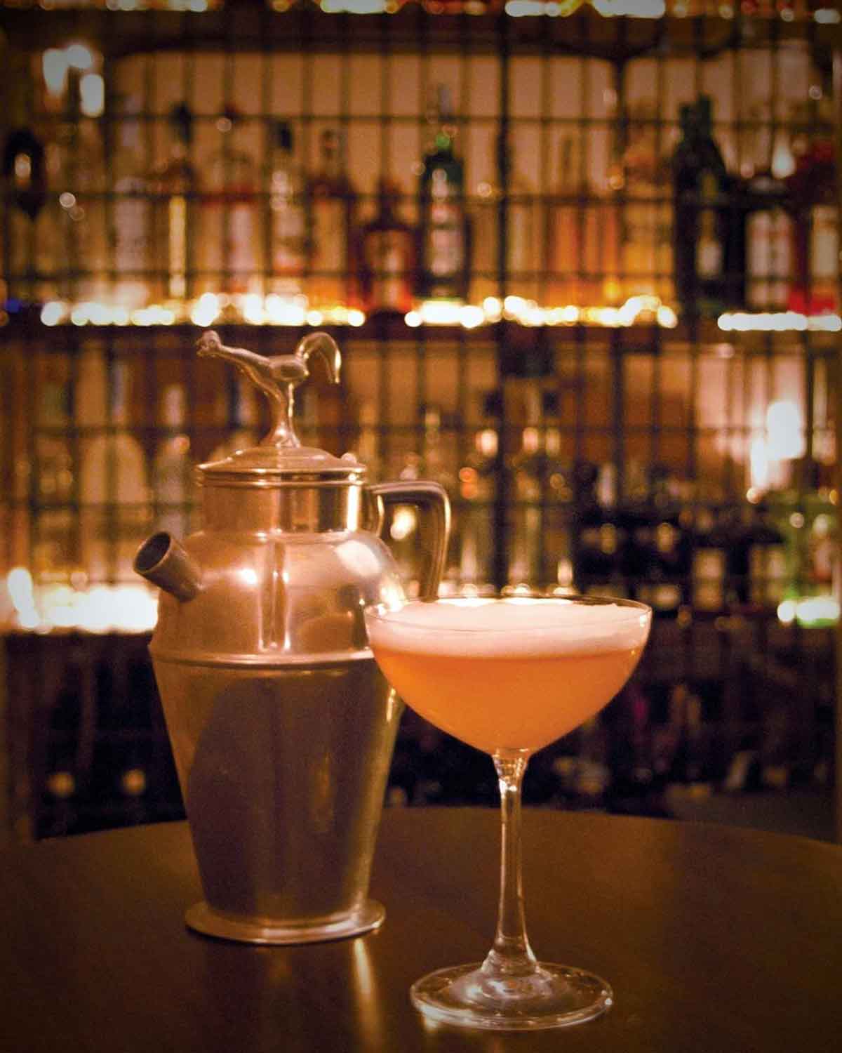 Variedad de cócteles en Malasaña