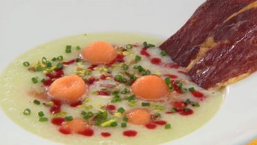 La sopa fría de melón con jamón de Arguiñano que es muy hidratante y baja en calorías
