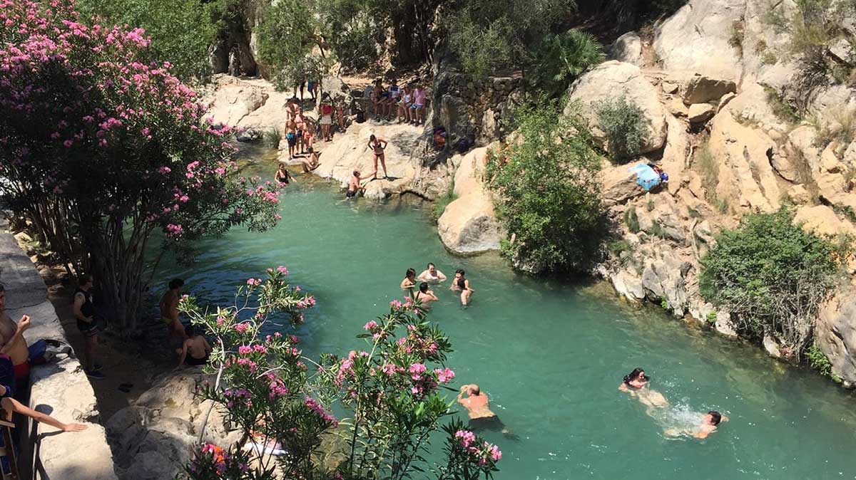 Bañarse en las Fuentes del Algar