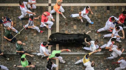 Las multas que te pueden poner en San Fermín por agarrar a los toros.