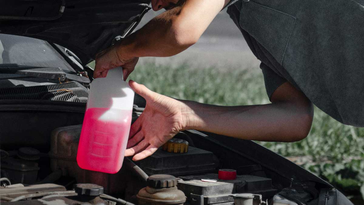 Cómo cambiar el líquido anticongelante del coche