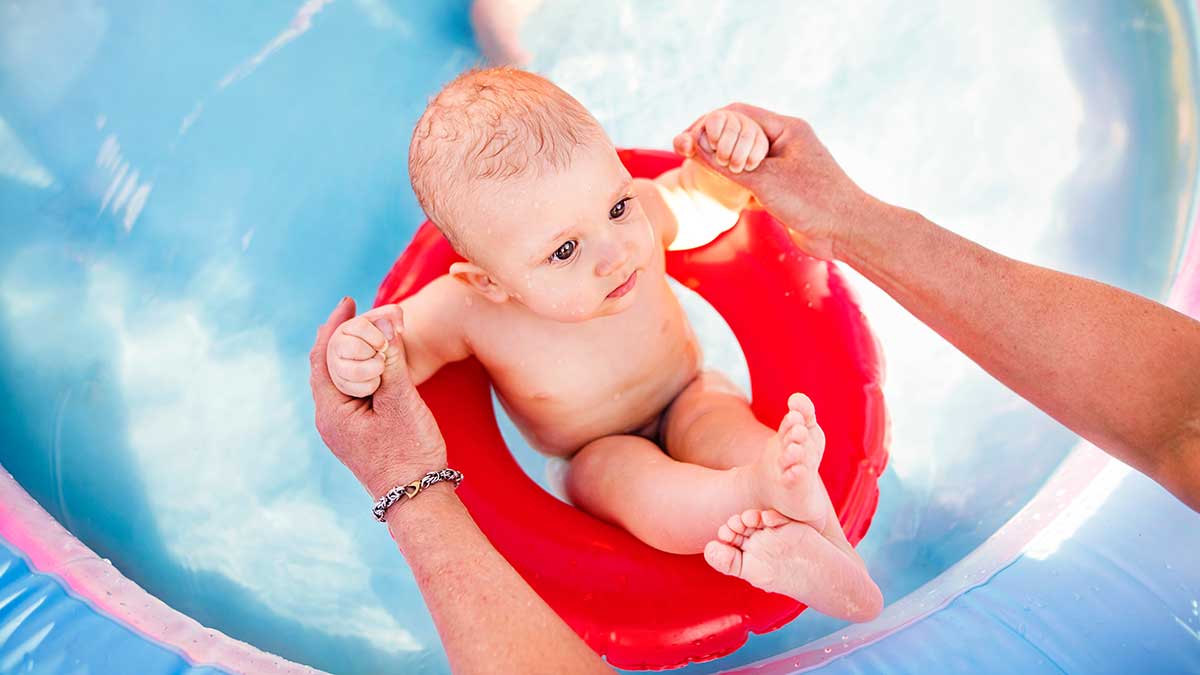 Piscina pequeña en piso
