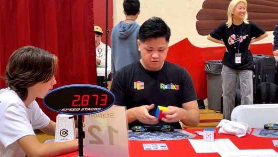 El nuevo récord en completar un cubo de Rubik.