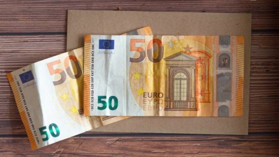 CaixaBank regala 150 euros a los jóvenes por domiciliar la nómina.