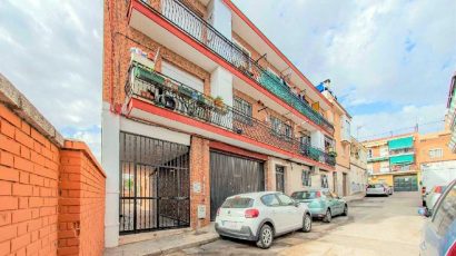 Altamira vende plazas de garaje, locales y oficinas al 50 por ciento