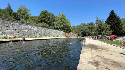 Arenas de San Pedro: Las dos piscinas naturales de agua cristalina para tirarse desde un trampolín