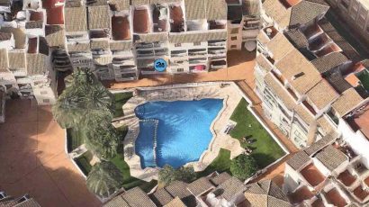 Las piscinas más curiosas tienen hasta forma de España.
