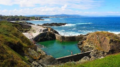 Tapia de Casariego: La espectacular piscina natural de agua salada ubicada entre dos playas