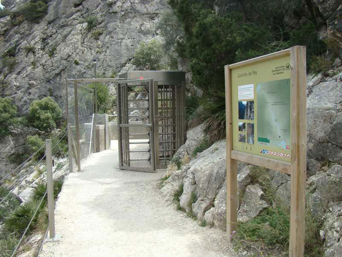 Torno acceso pasarela