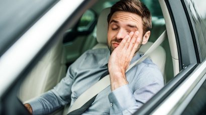 ¿Se puede conducir estando de baja laboral?