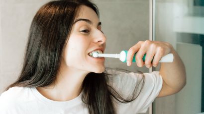 Lo llevas haciendo mal toda la vida: Por qué no debes cepillarte los dientes justo después de comer