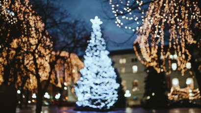 Árbol de Navidad con luces