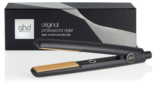 Plancha de pelo de la marca GHD con descuento durante el Black Friday.