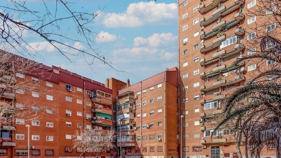 Fachada de pisos en Madrid