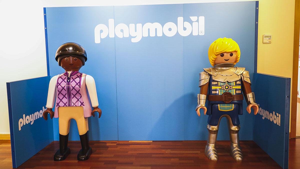 Figuras de Playmobil a tamaño real para el Belén Gigante de Playmobil de Móstoles.
