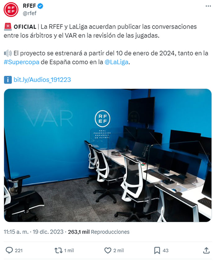 Tuit de la RFEF sobre la novedad con las conversaciones del VAR y los árbitros.