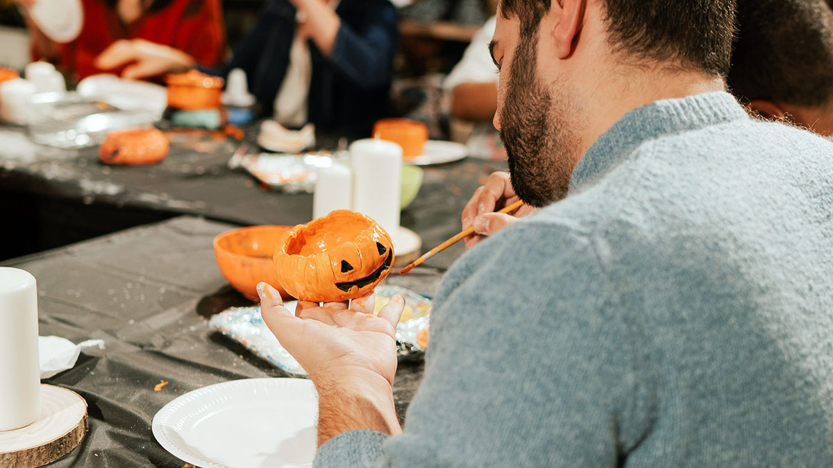 TALLERES CERÁMICA MADRID  Los mejores locales para pintar tazas