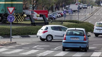 La multa que te puede poner la DGT por circular mal en una rotonda.