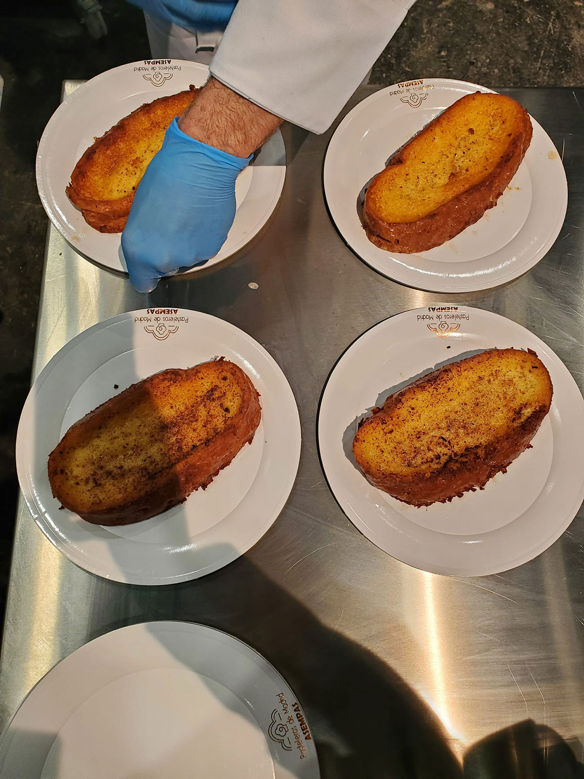 Preparación torrijas