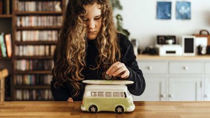 Así obliga una madre a sus hijos a pagar un alquiler para enseñarles educación financiera