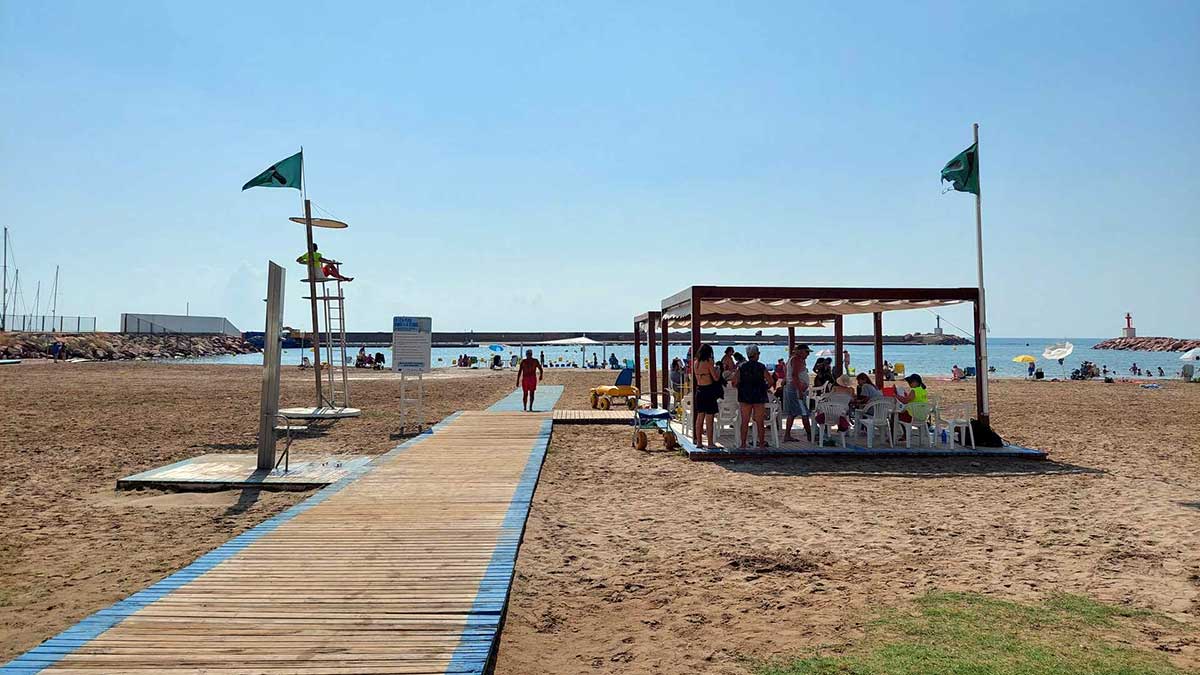 Entrada playa bandera azul