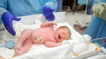 Los hijos nacidos a partir de junio de 2025 recibirán una ayuda directa en Madrid.
