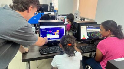 Un monitor en Campamento Digital.