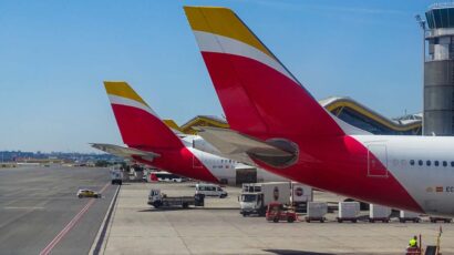 Aviones de Iberia en el aeropuerto.