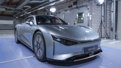 El prototipo de Mercedes con al pintura solar.