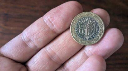 La moneda de 1 euro de Francia acuñada en el año 1999.