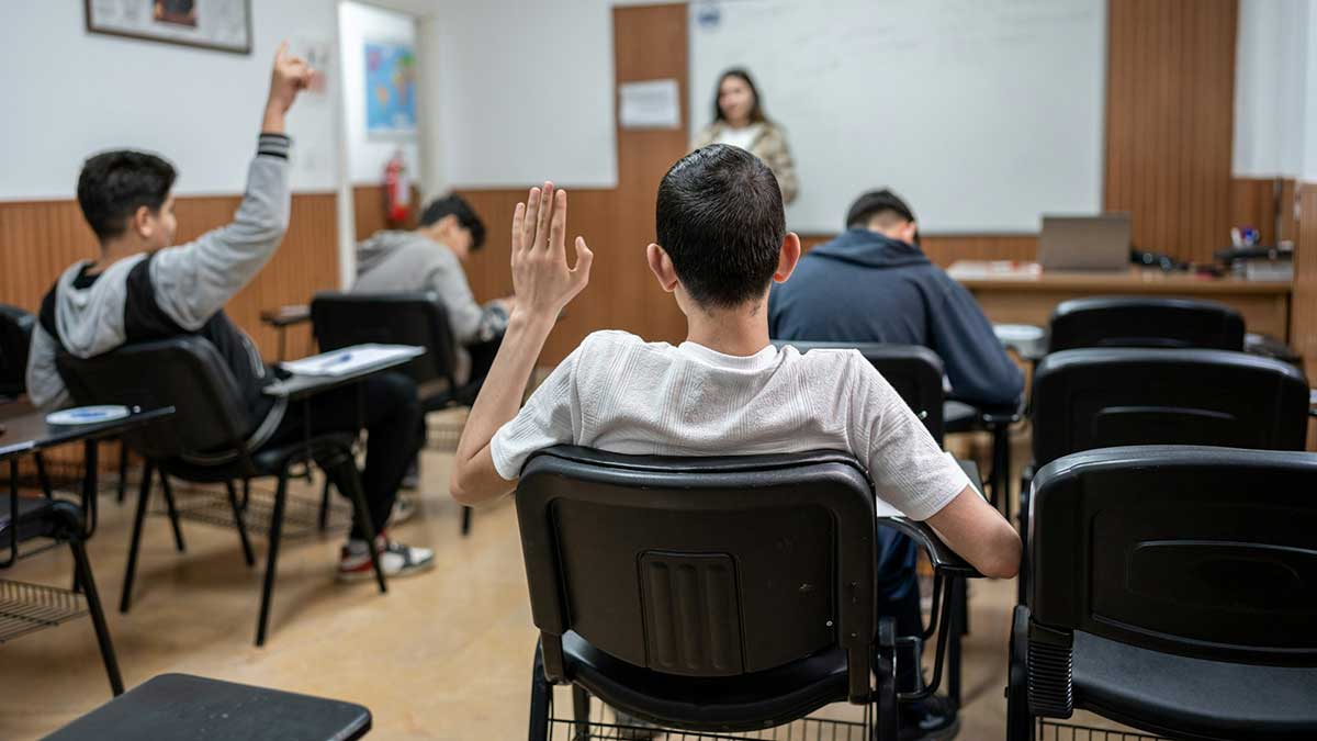 Los gastos asociados de la vuelta al cole más importantes son libros, material escolar y ropa o uniforme escolar.