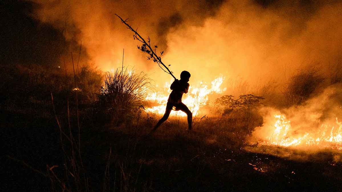 Apagar un incendio tiene un alto coste económico.