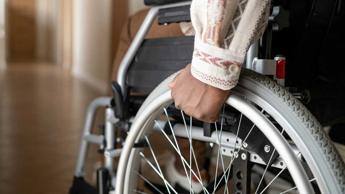 Los accesos a viviendas y edificios no siempre están garantizados para las personas con falta de movilidad.