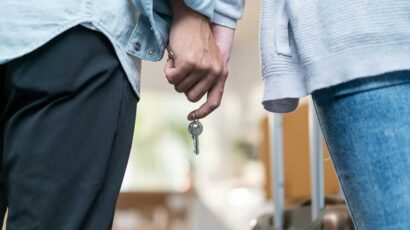 Una pareja joven que empieza a vivir juntos de alquiler.
