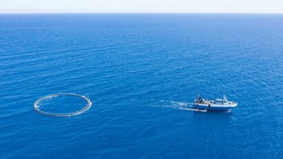 Un barco pesquero en alta mar.