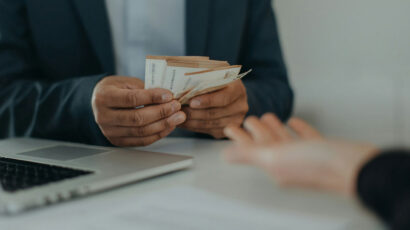 Antes de endeudarse hay que valorar muy bien qué hacer con el dinero.