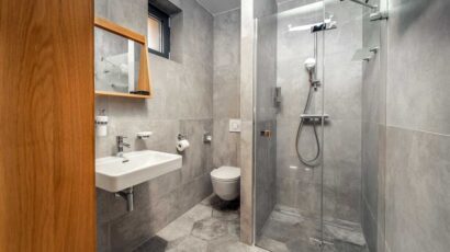 Reforma del cuarto de baño en una vivienda.